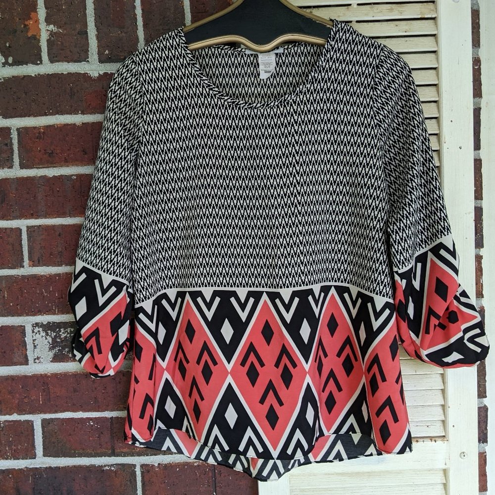 Nouvida black cream and coral patterned 3/4 length button sleeve blouse Small